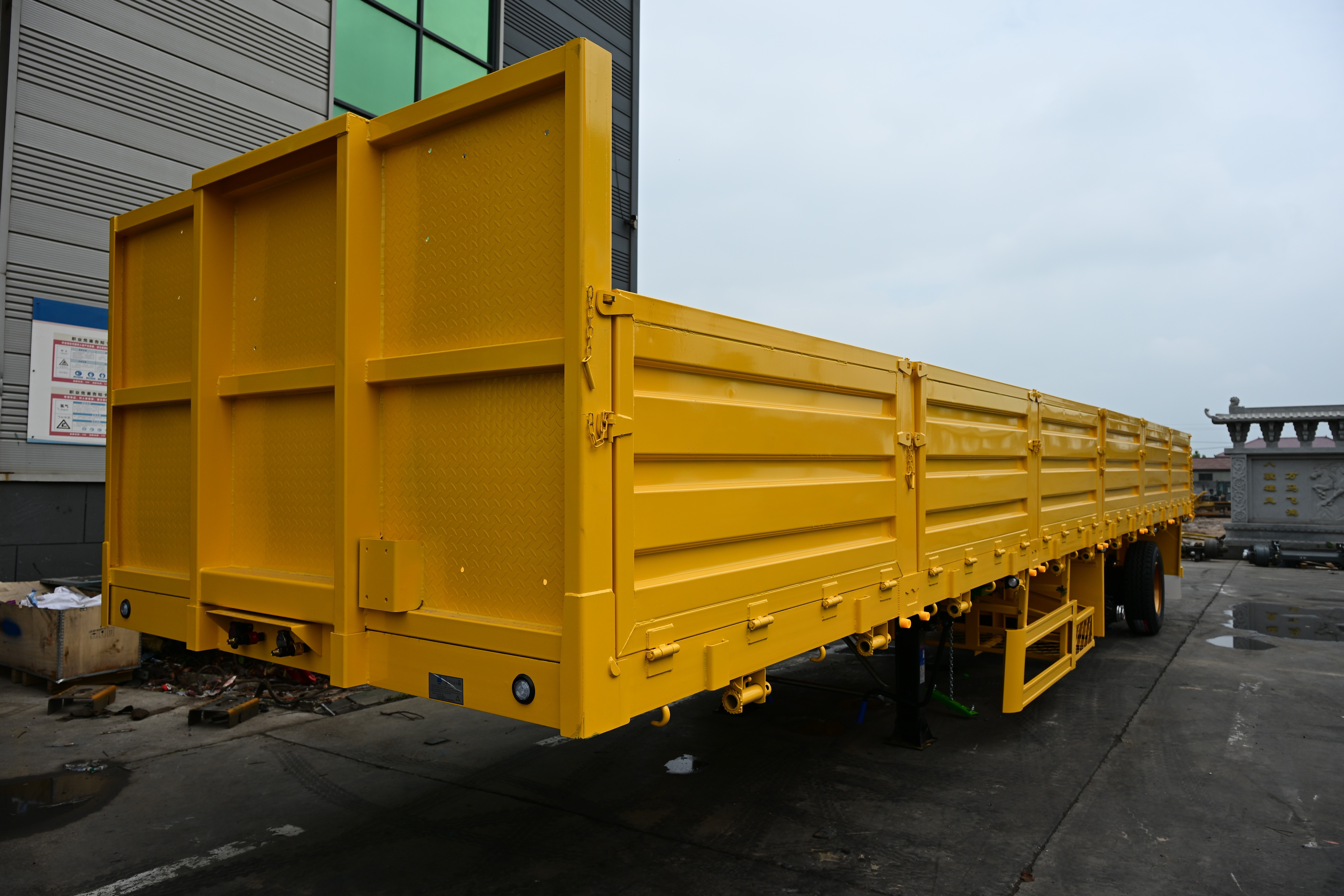 4-Axle Sidewall Semi Trailer with Lift Axle