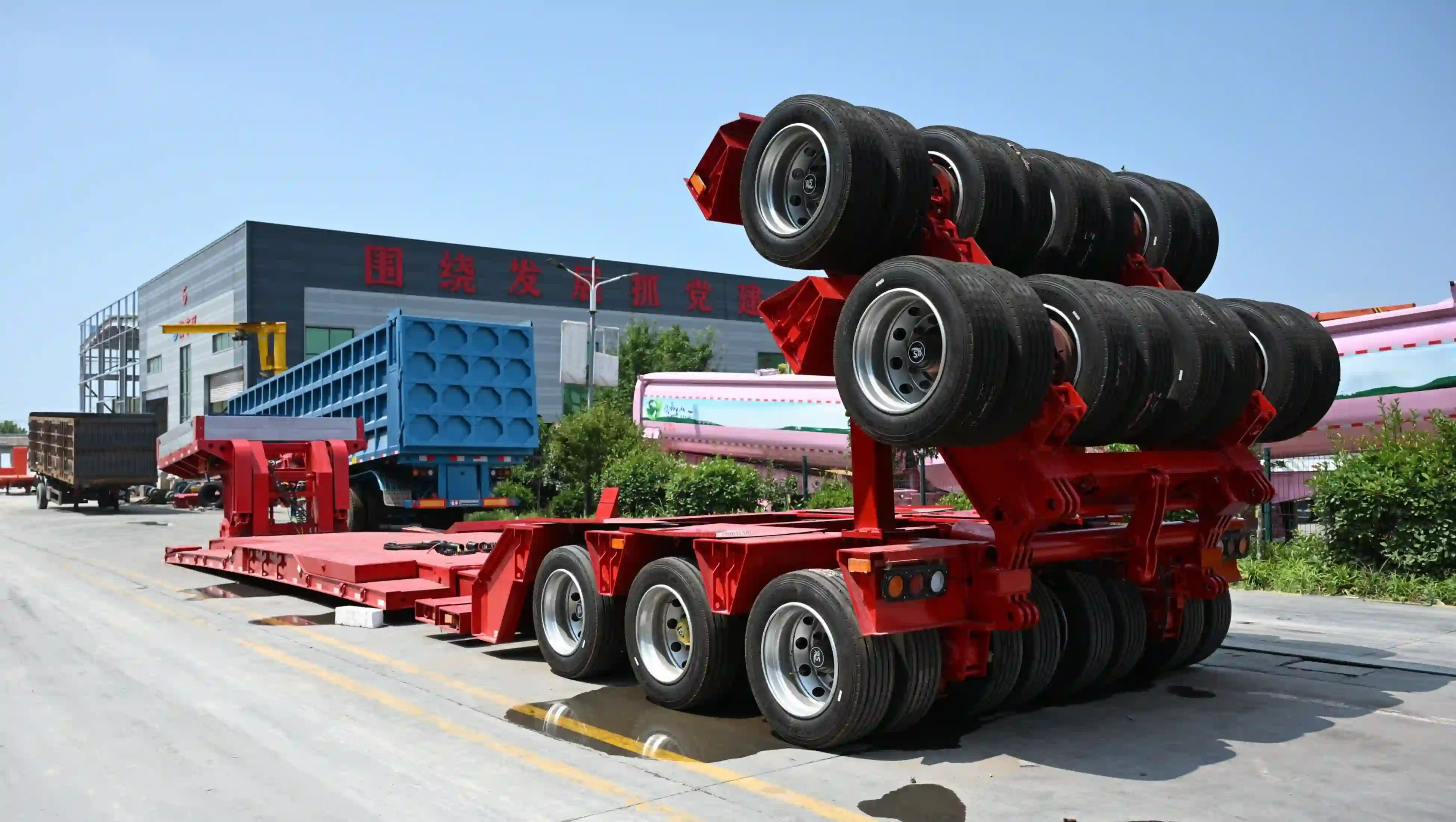 Multi-Axle Hydraulic Removable Gooseneck Lowbed Trailer with Lifting Rear Axles