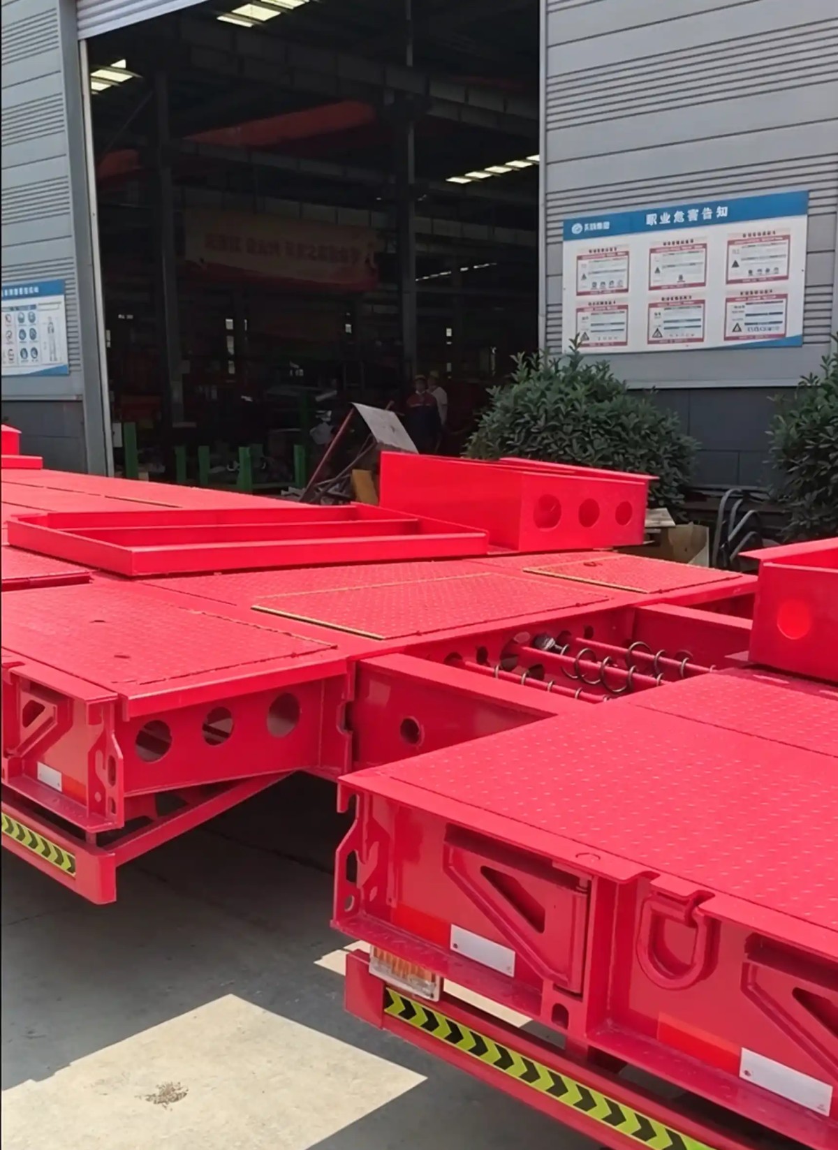 Extendable Low Bed Trailer Extendable Low Bed Trailer