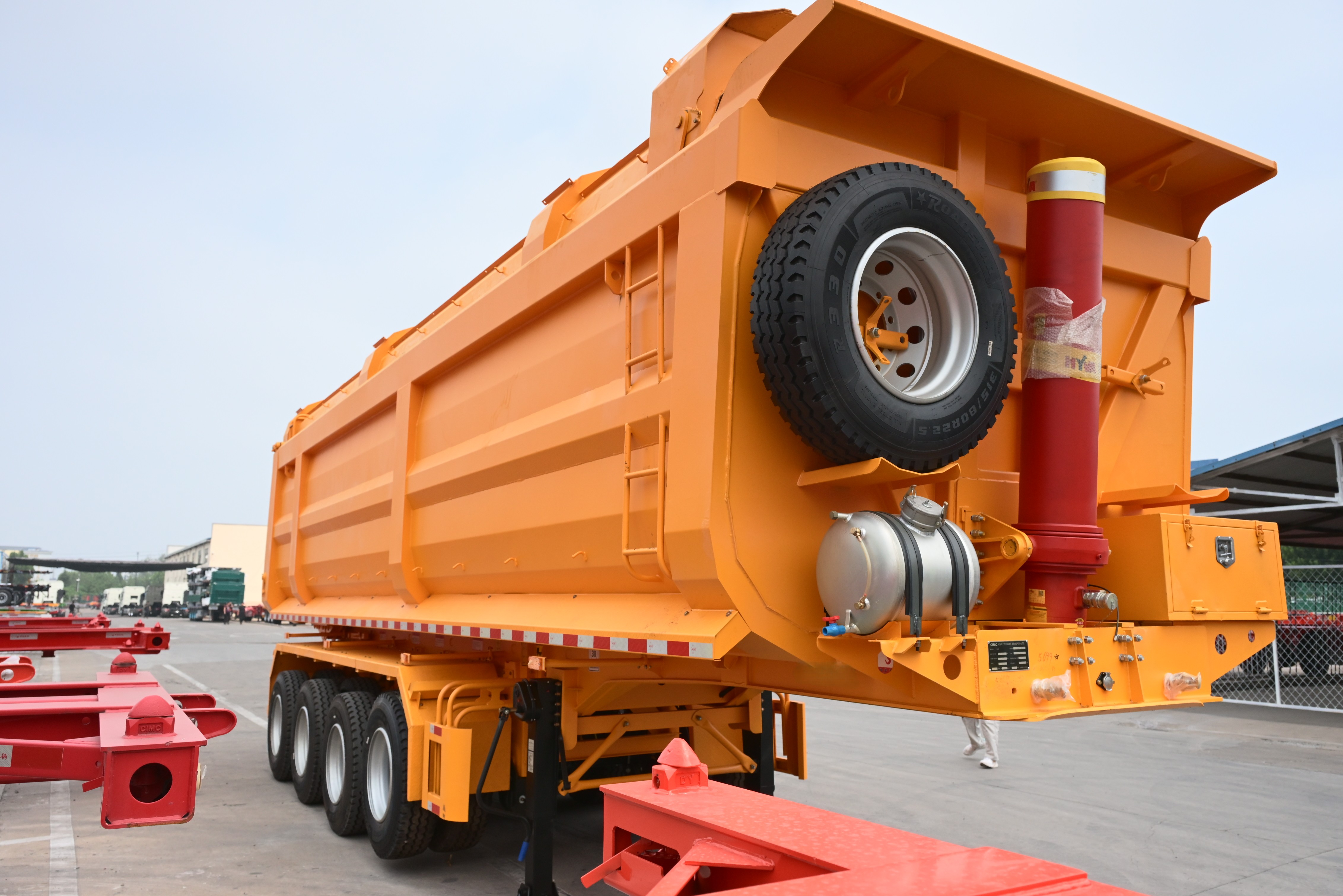4‑Axle Tipper Semi‑trailer with Front Lift Axle