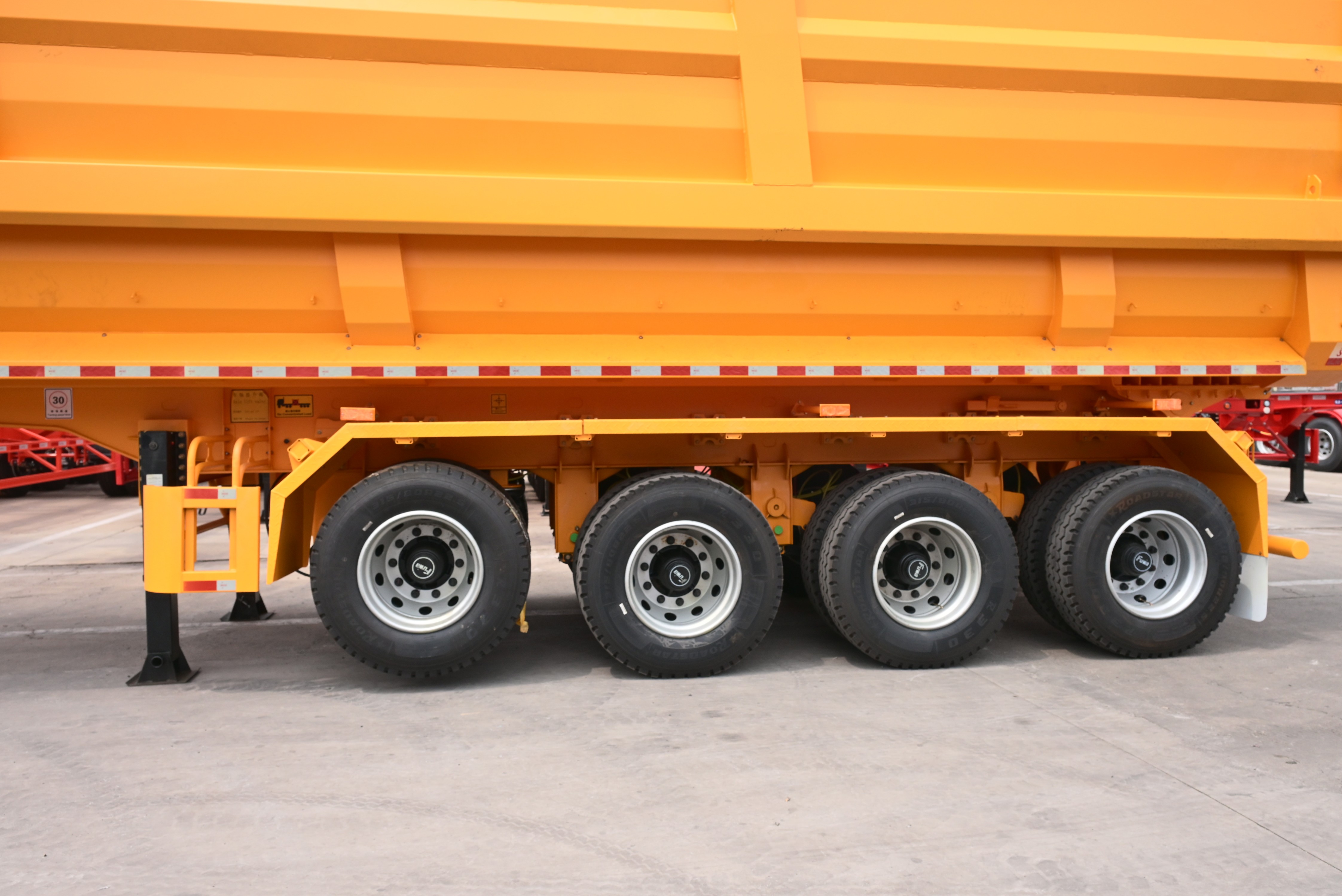 4‑Axle Tipper Semi‑trailer with Front Lift Axle