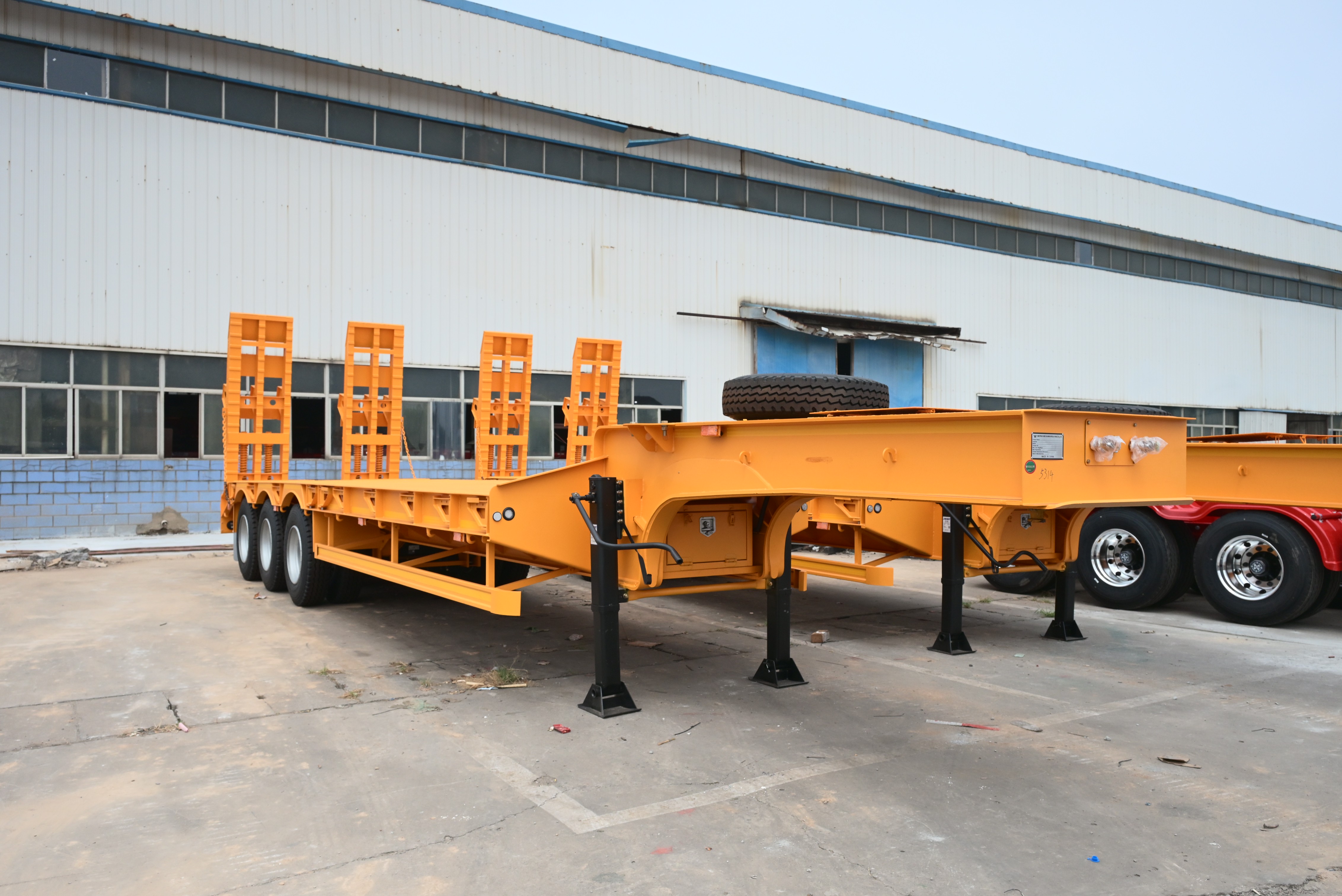 3-Axle Lowbed Trailer