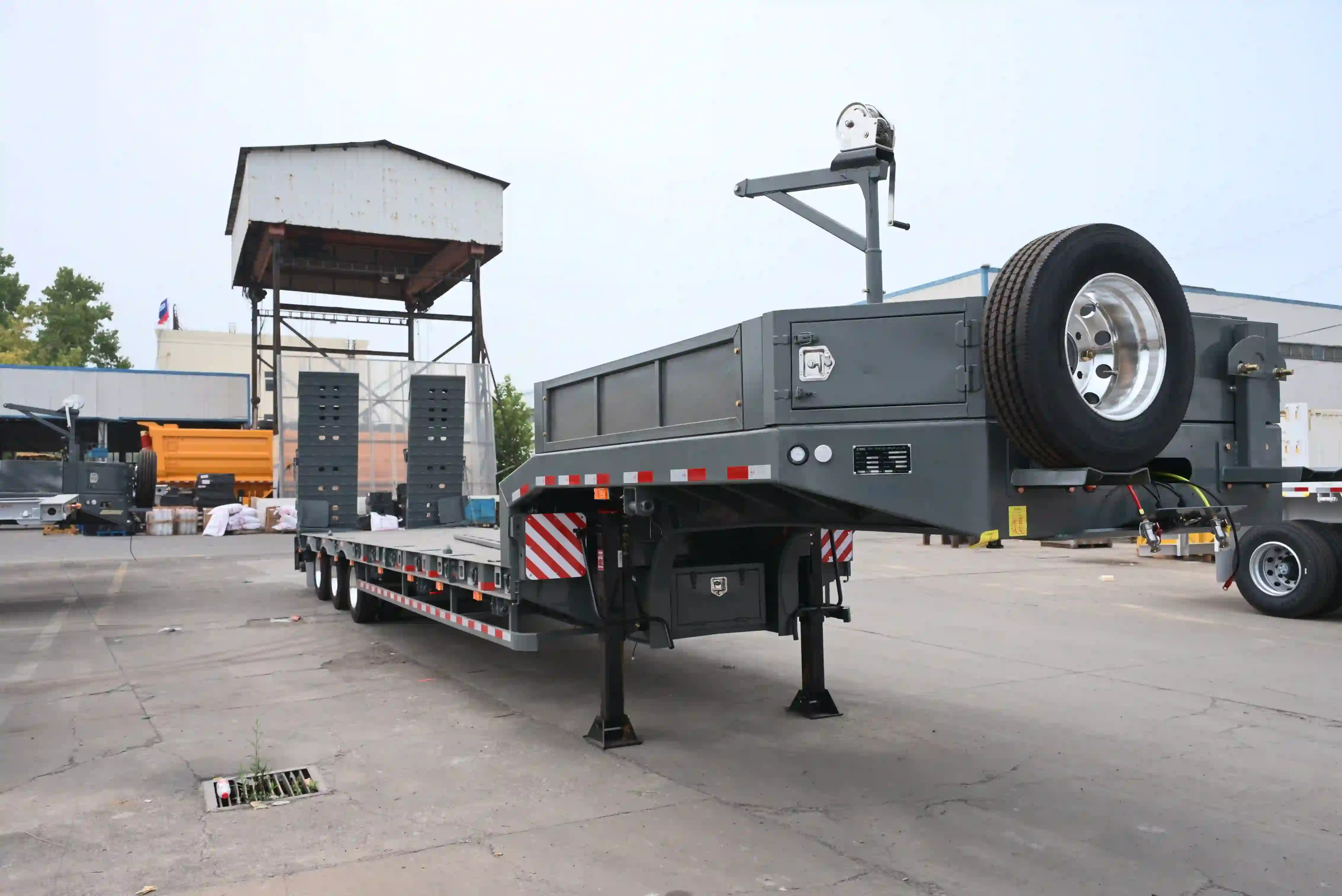 Fixed Gooseneck Lowbed Semi‑Trailer