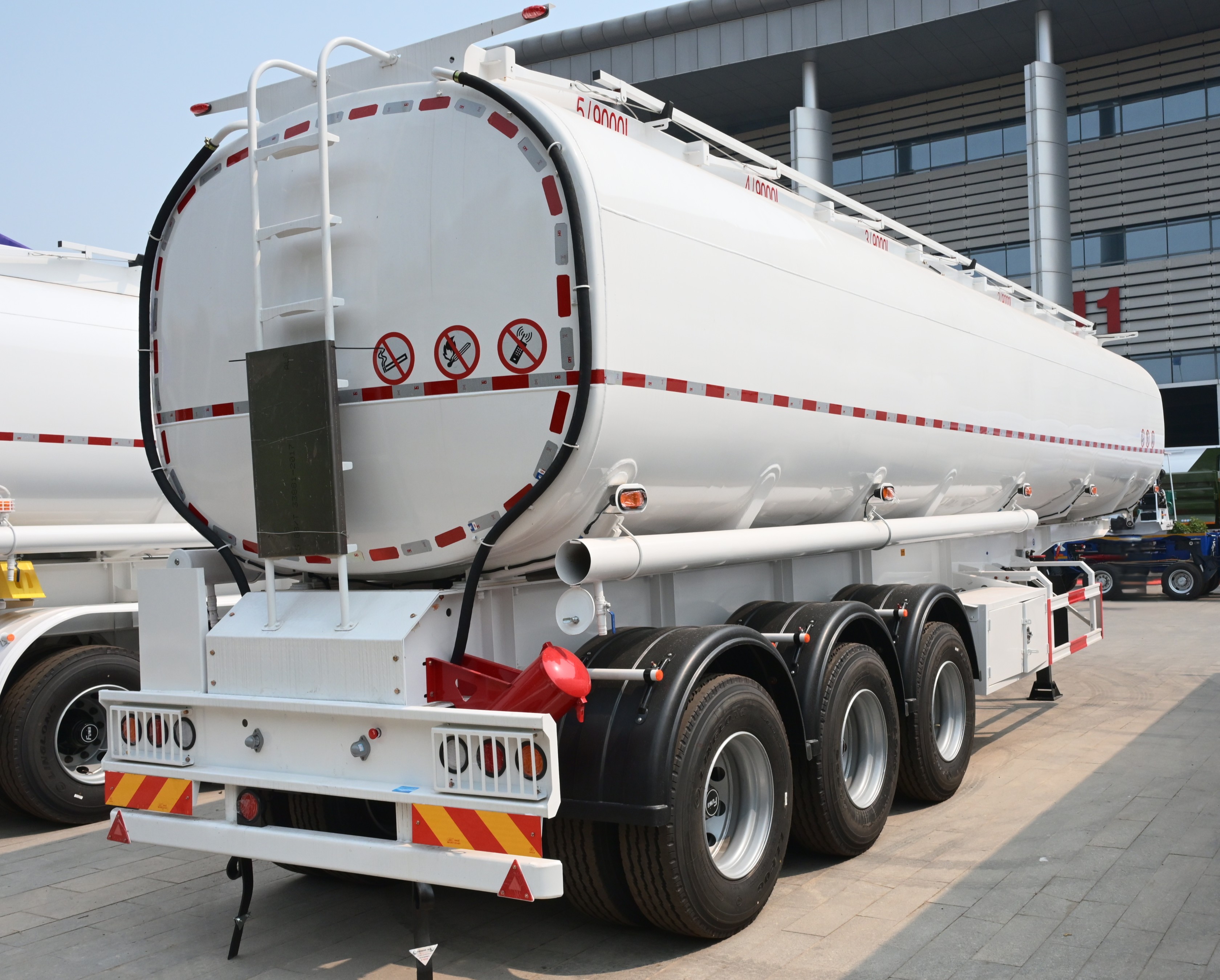 45m³ 5-Compartment Fuel Tanker Semi-Trailer