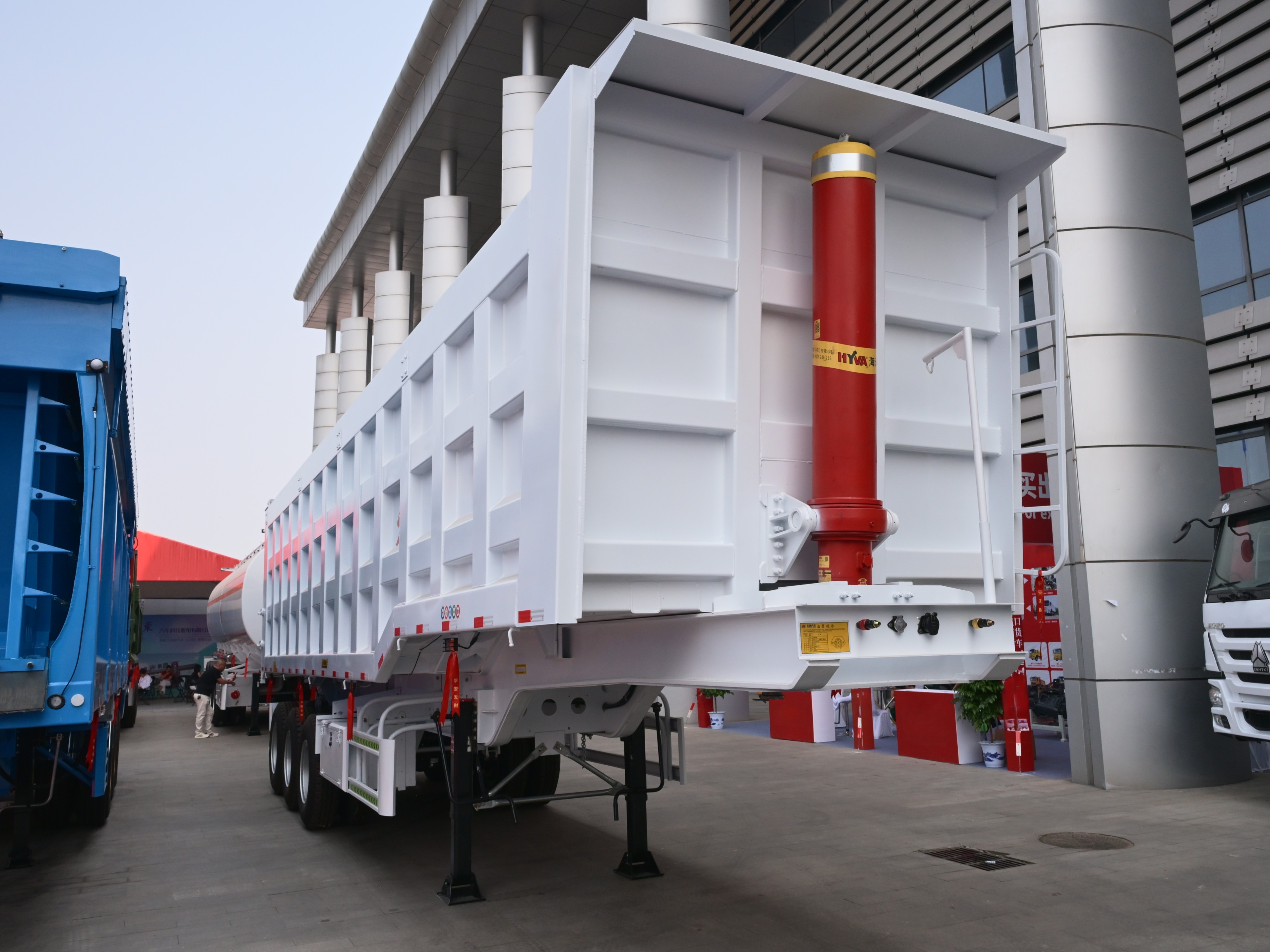 Rectangular Box Rear Dump Semi-Trailer
