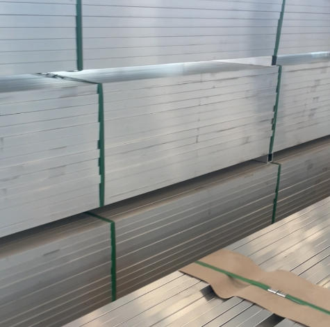 Hormuz Reopens as U.S.-Iran Peace Deal Eases Aluminum Shipping Strain Hormuz Reopens as U.S.-Iran Peace Deal Eases Aluminum Shipping Strain