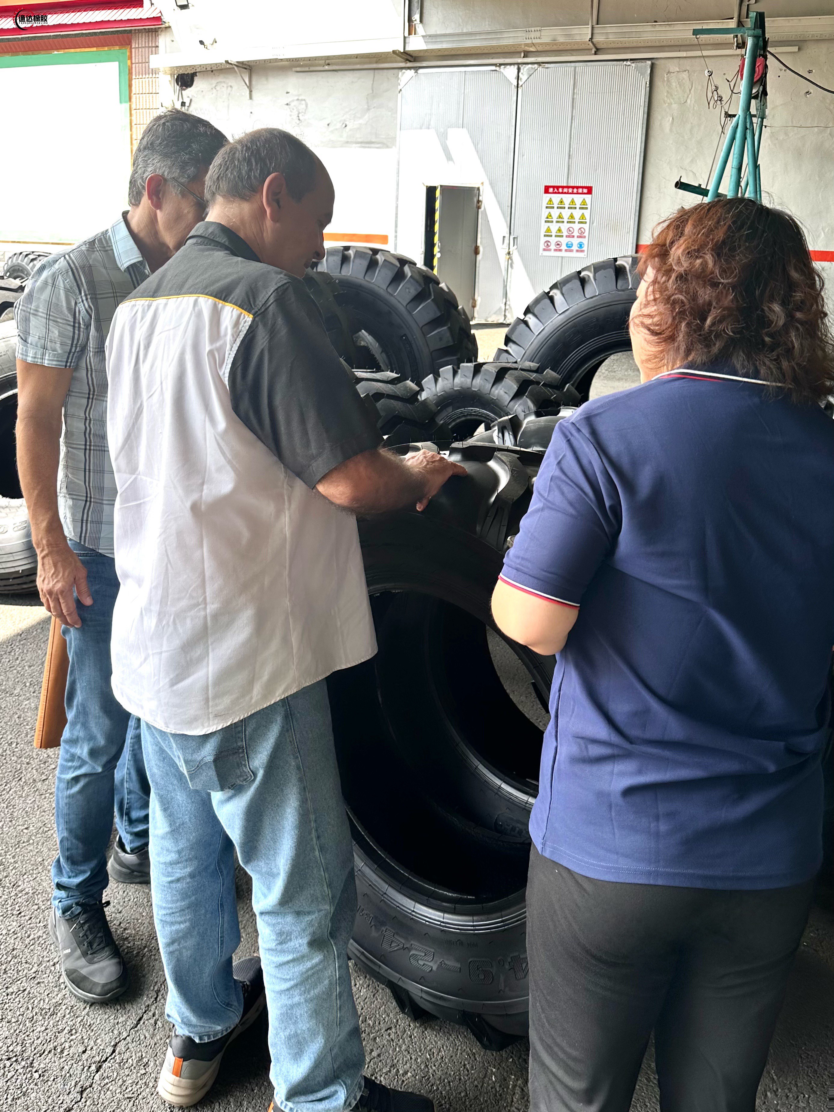 Key Brazilian Client Visits TONGDA TIRE Factory