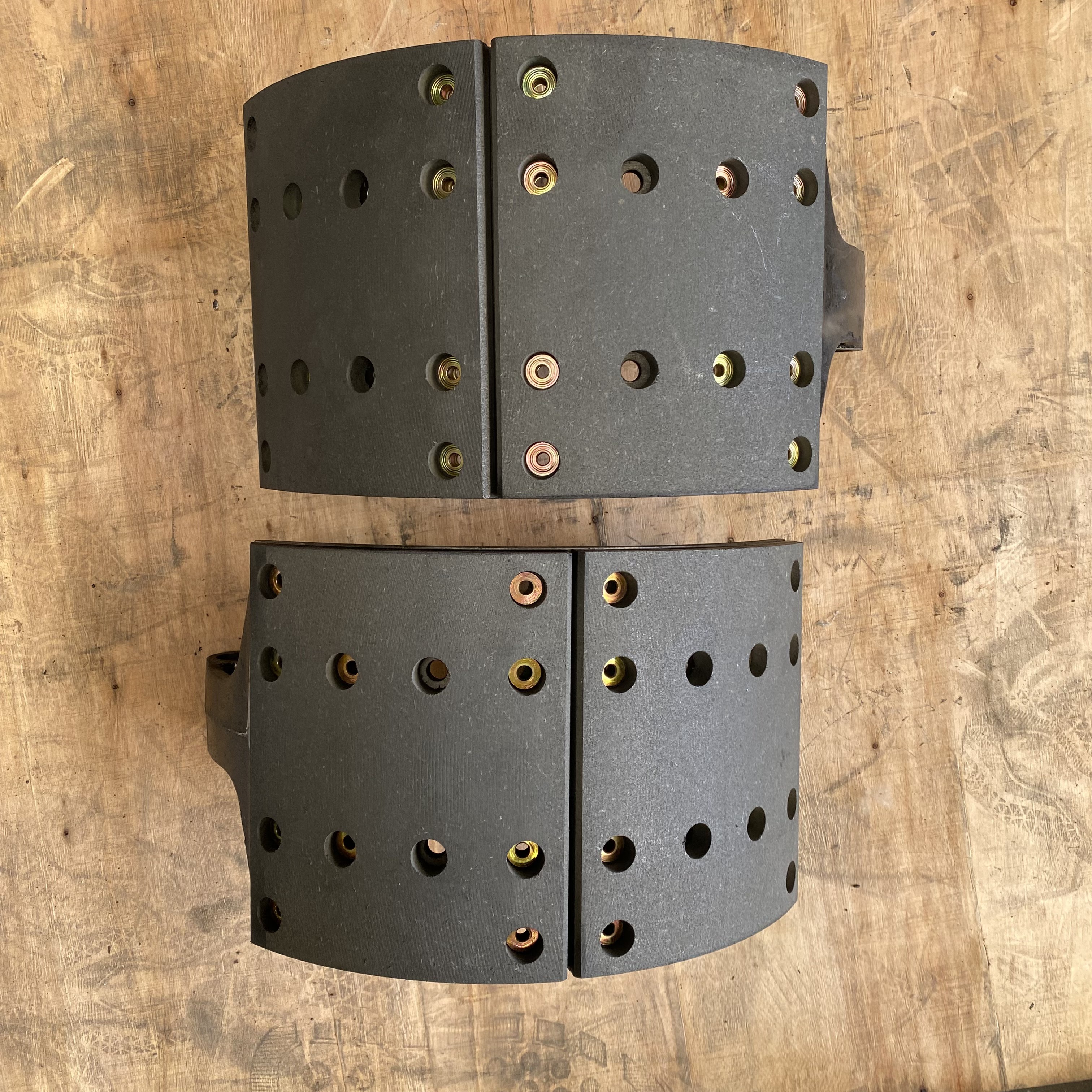 AZ9761451226 MCP16 Rear Brake Shoe Assembly for SINOTRUK MAN MC13 Heavy Duty Trucks