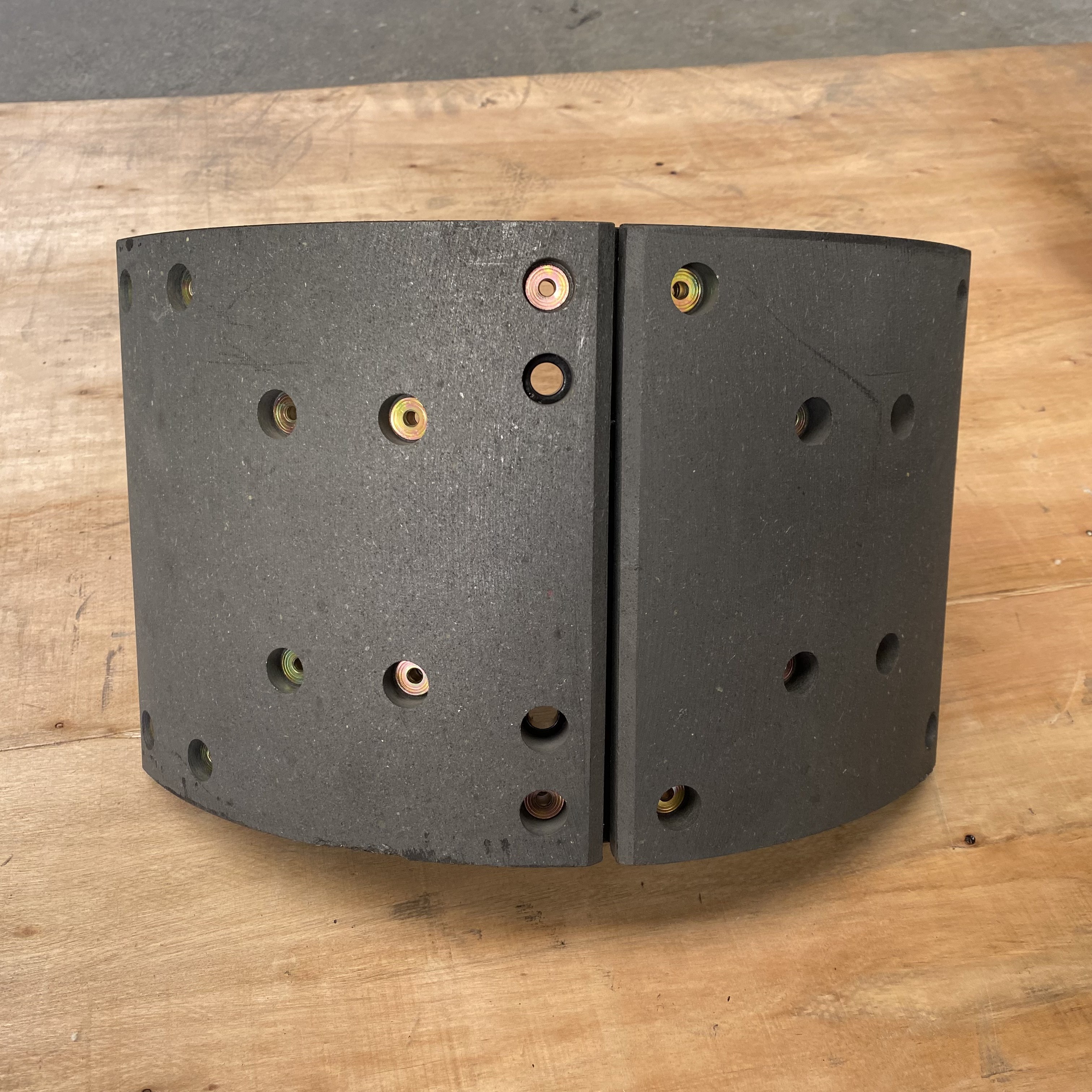 HD90129340421 Rear Brake Shoe Assembly for Shacman Delong Old Type Heavy Duty Truck Brake System