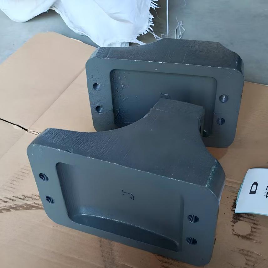 Spring Seat L HOWO WG9725520277 Leaf Spring Bracket / Suspension Mount for SINOTRUK Truck
