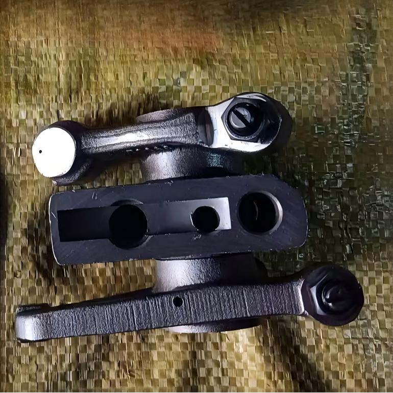 Rock Arm 618 Engine Rocker Arm Assembly for WD618 / HOWO Heavy Duty Diesel Engine