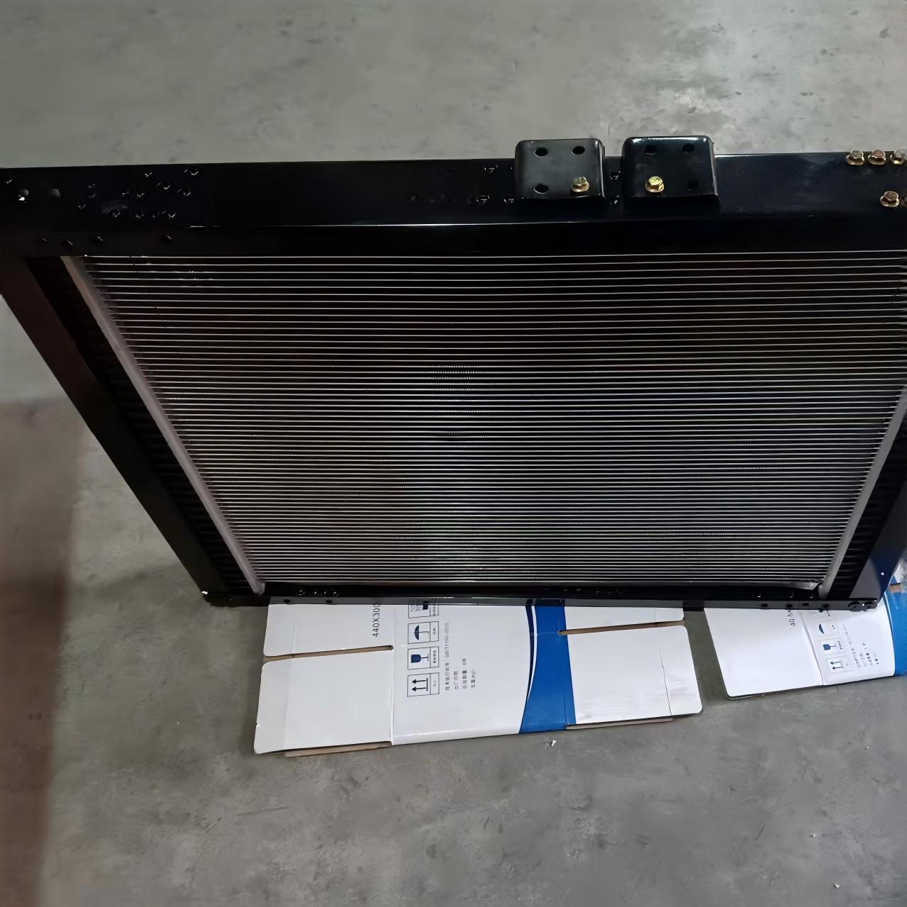 Radiator FOTON 1425313106401 Heavy Duty Engine Cooling Radiator Assembly for FOTON AUMAN Truck