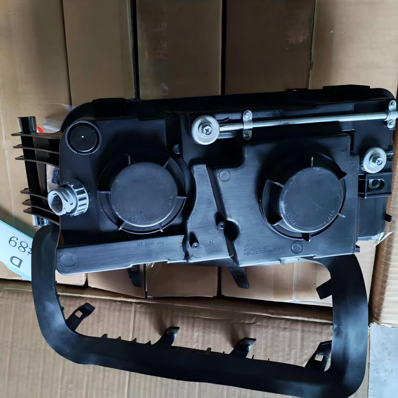 TX Headlight R (Right Side) Truck Headlamp Assembly for TX Series Heavy Duty Truck