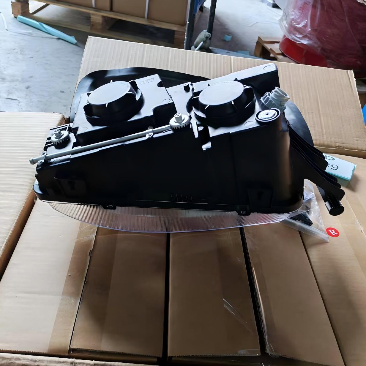TX Headlight R (Right Side) Truck Headlamp Assembly for TX Series Heavy Duty Truck