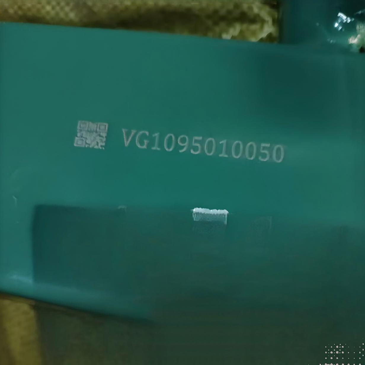 Oil–Gas Separator VG1095010050 for SINOTRUK HOWO Heavy Duty Truck (Engine Crankcase Breather / PCV Separator)