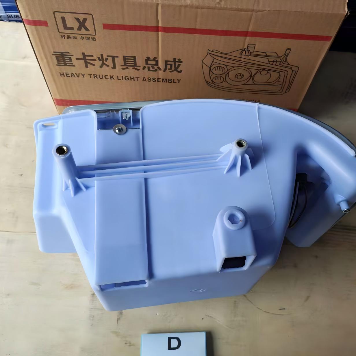 Headlamp R 371 WG9719720002 for SINOTRUK HOWO 371 Heavy Duty Truck (Right Front Headlight Assembly)