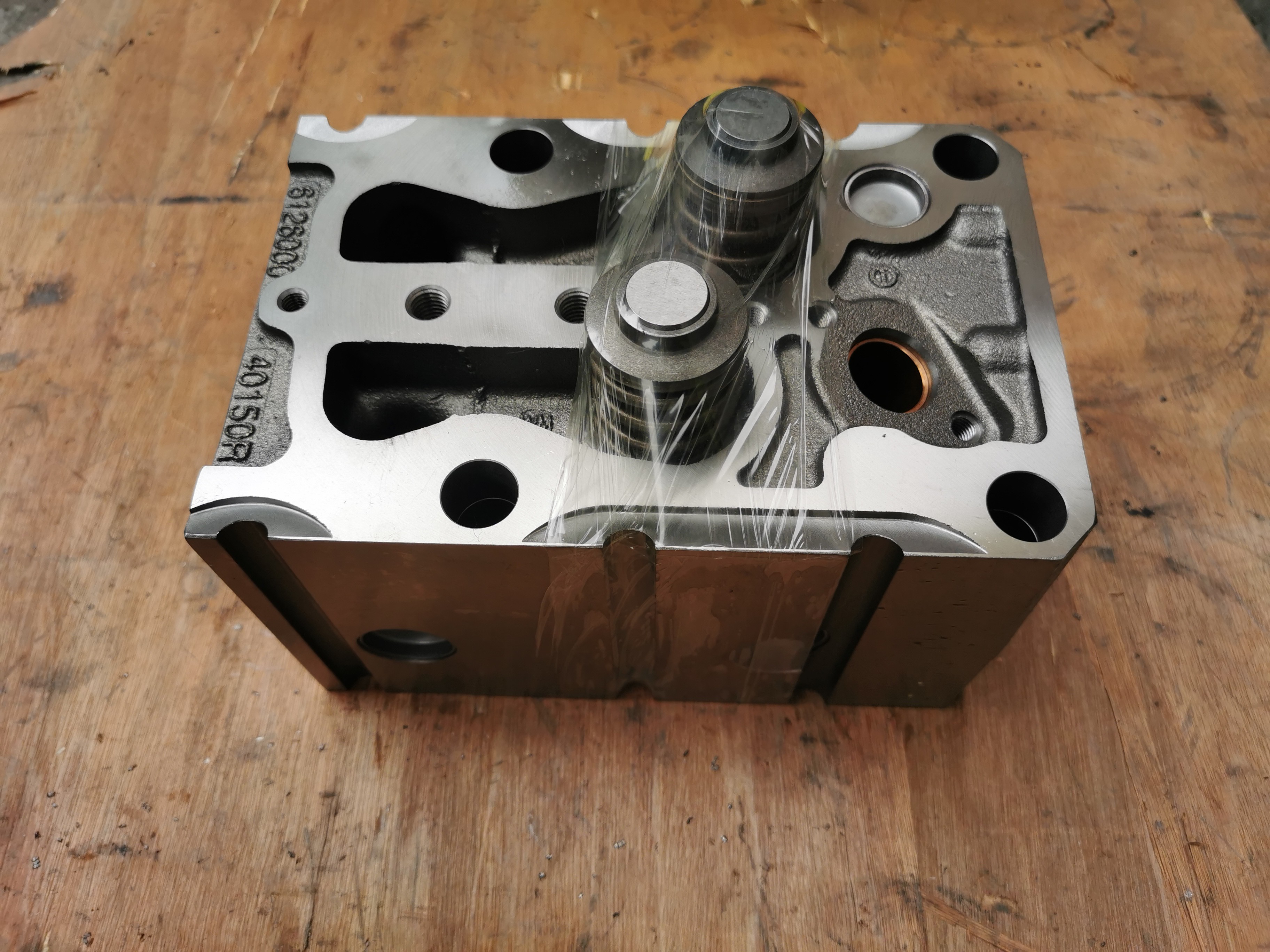 Cylinder Head 61560040058 Engine Cylinder Head for WD615 HOWO STR Heavy Duty Truck Diesel Engine Parts