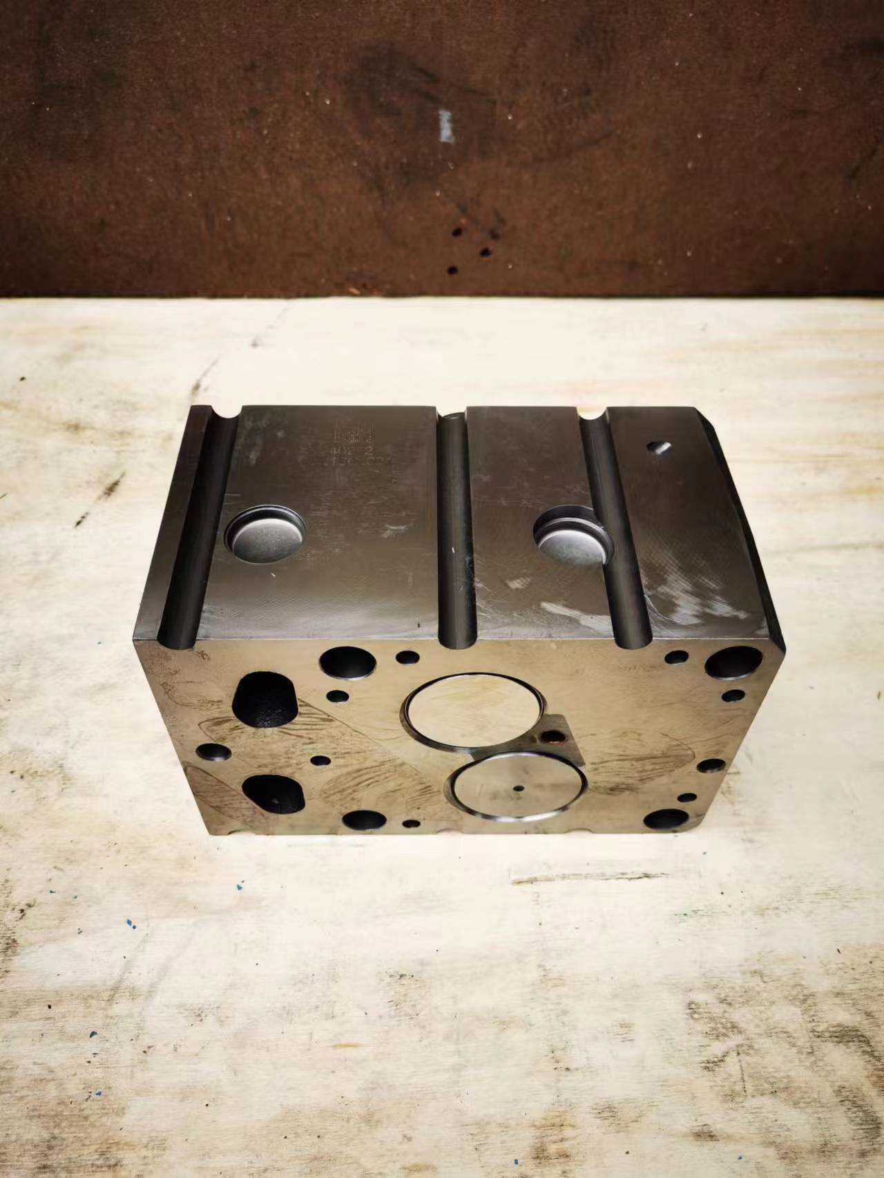 Cylinder Head 612600040282 Engine Cylinder Head for WD615 WP10 HOWO Heavy Duty Truck Diesel Engine Parts