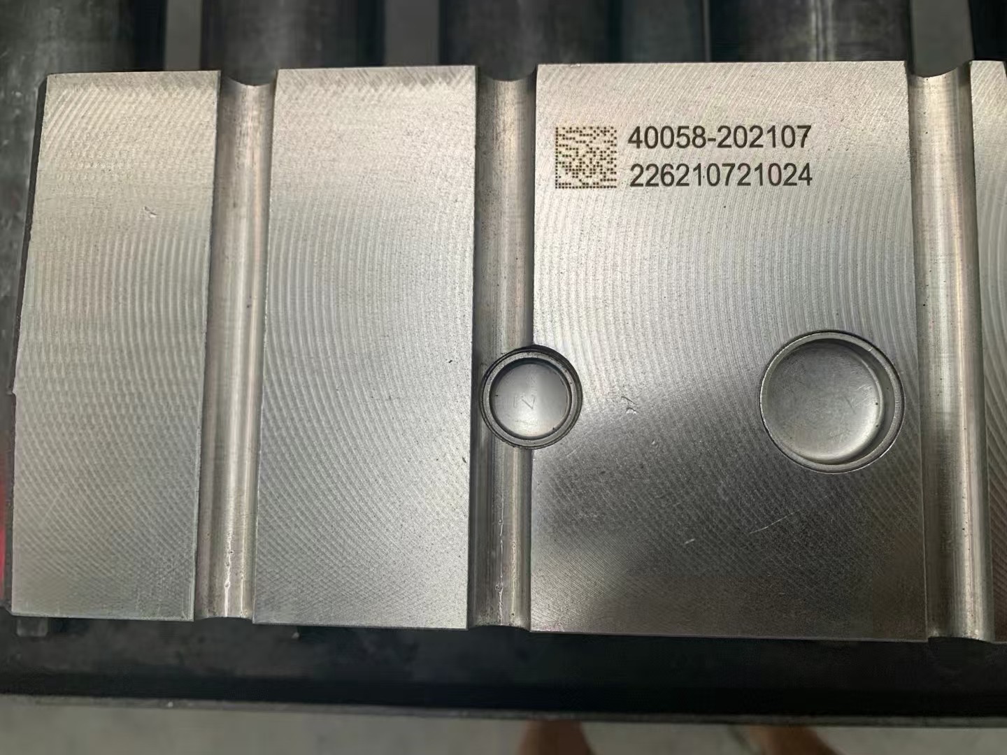 Cylinder Head 40058-202107 Engine Cylinder Head for Heavy Duty Truck Diesel Engine System Parts