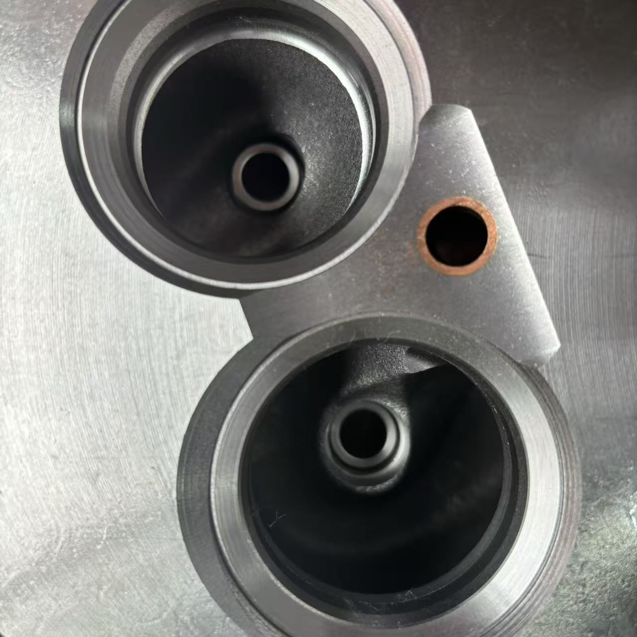 Cylinder Head VG1540040058 Euro II Engine Cylinder Head for HOWO STR Diesel Engine Parts