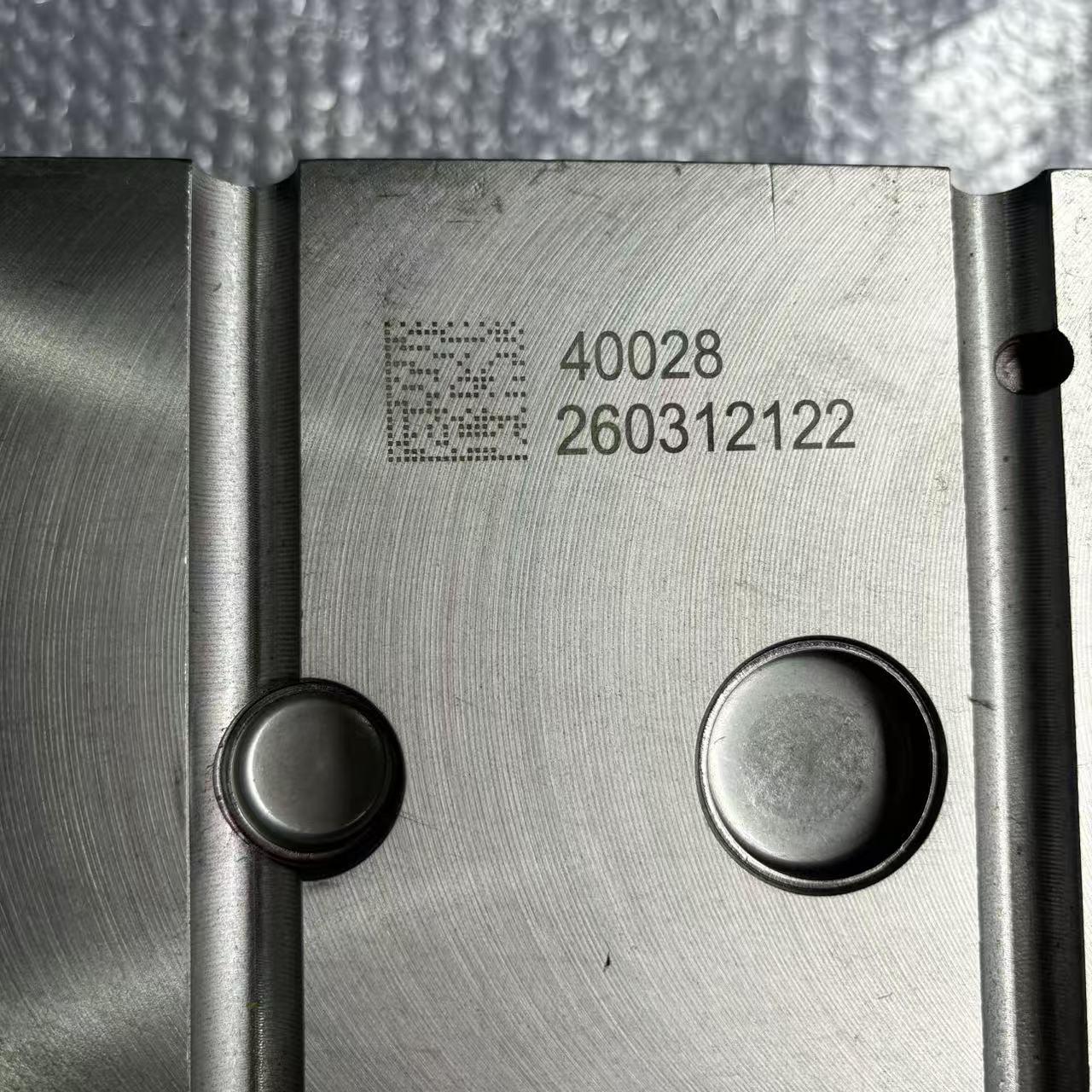 Cylinder Head AZ1096040028 Common Rail Two Valve Engine Cylinder Head for HOWO Diesel Engine Parts