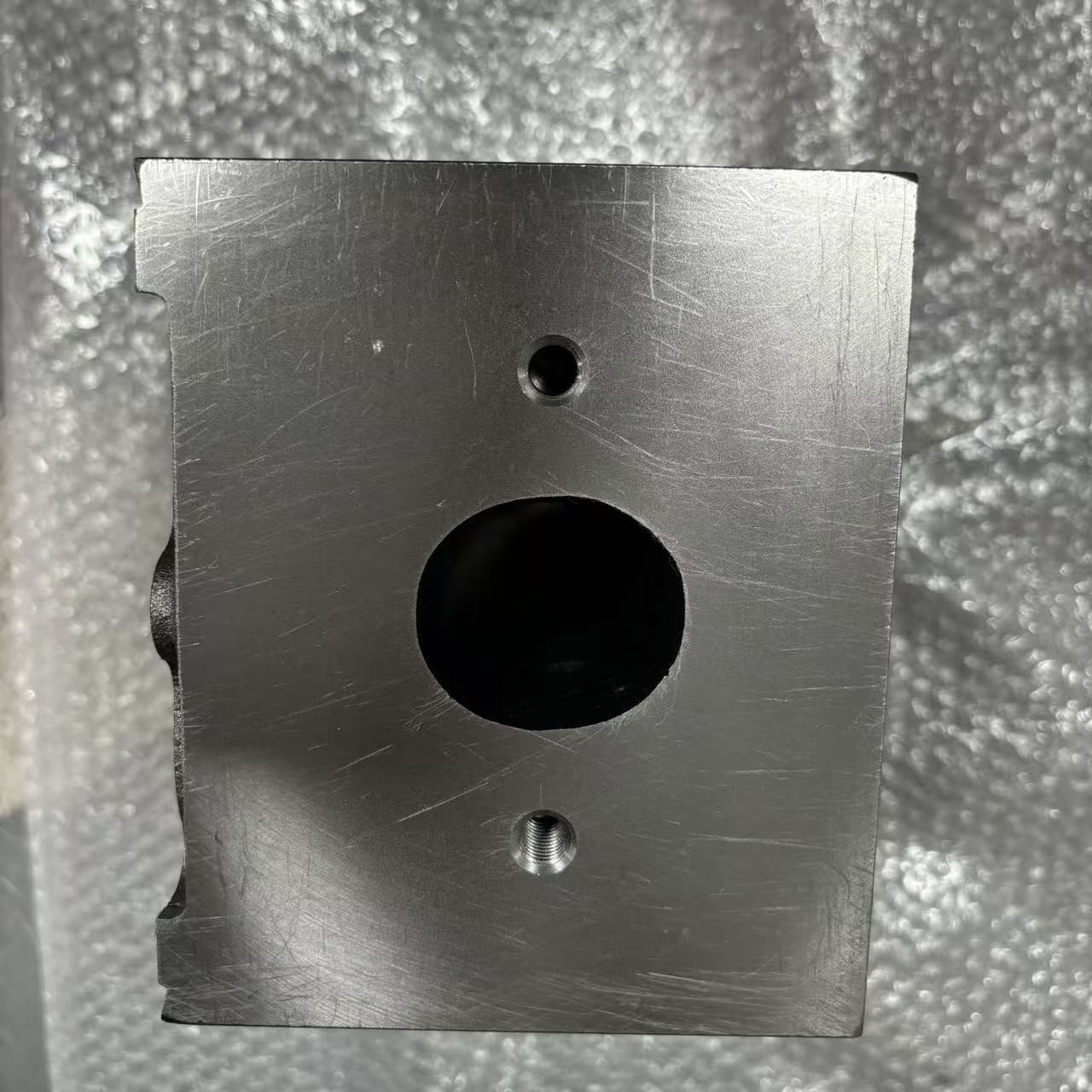 Cylinder Head AZ1096040028 Common Rail Two Valve Engine Cylinder Head for HOWO Diesel Engine Parts