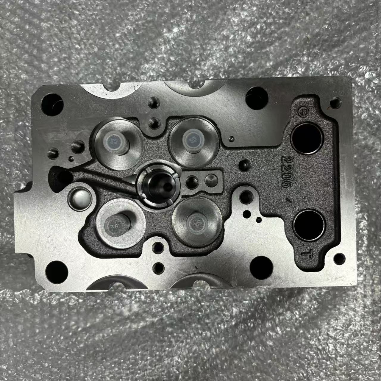 Cylinder Head A21246040010D Engine Cylinder Head for Sinotruk D12 Heavy Duty Truck Diesel Engine Parts