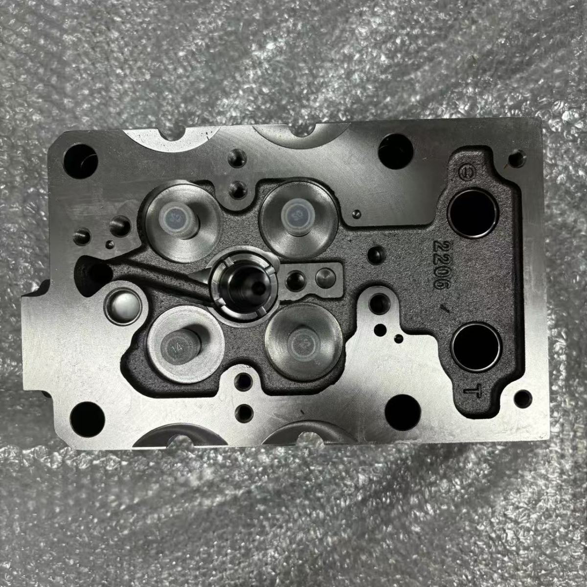 气缸盖A21246040010D-重汽D12 (2) 气缸盖A21246040010D-重汽D12 (2)