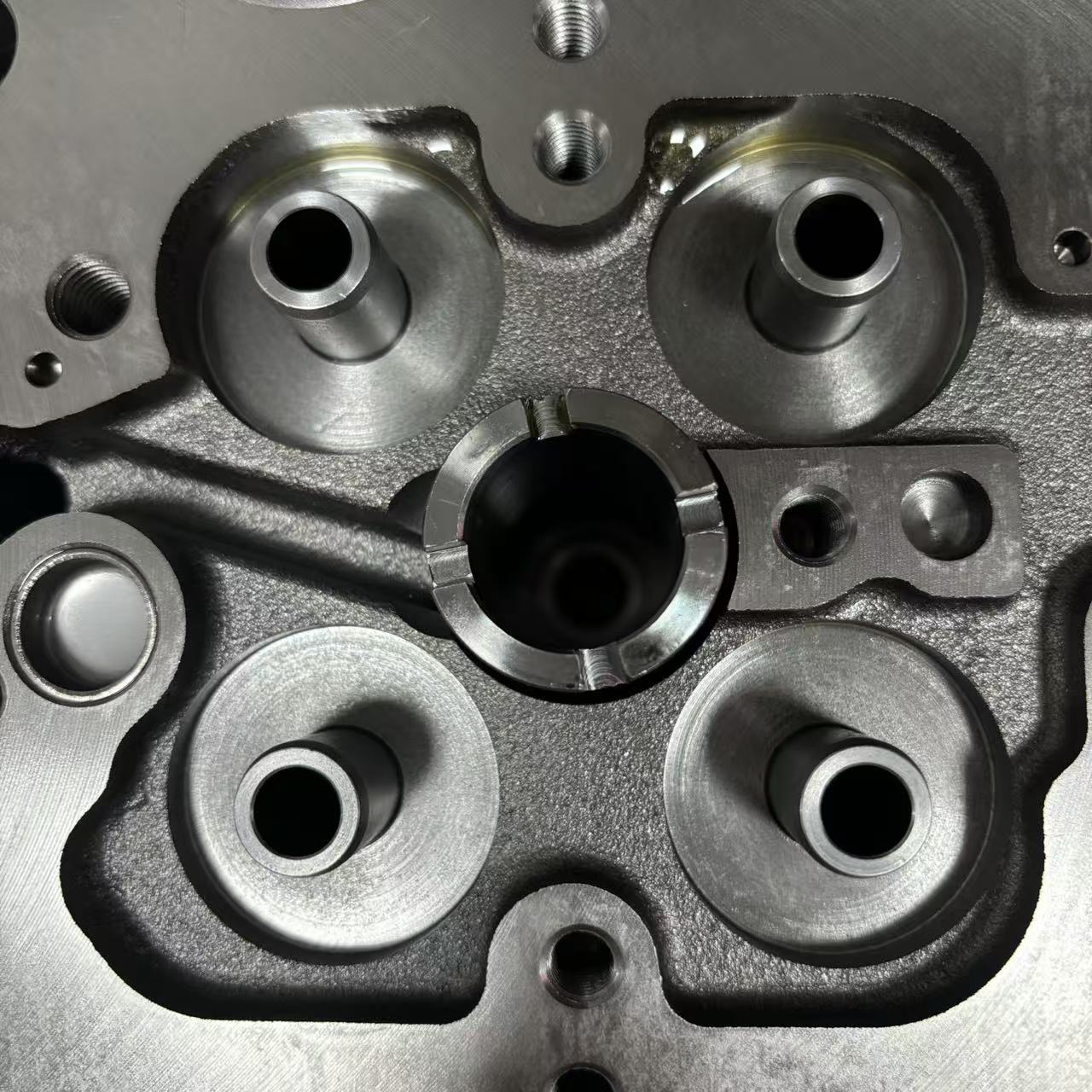 Cylinder Head A21238040004 Engine Cylinder Head for Sinotruk 12L Gas Engine Heavy Duty Truck Parts