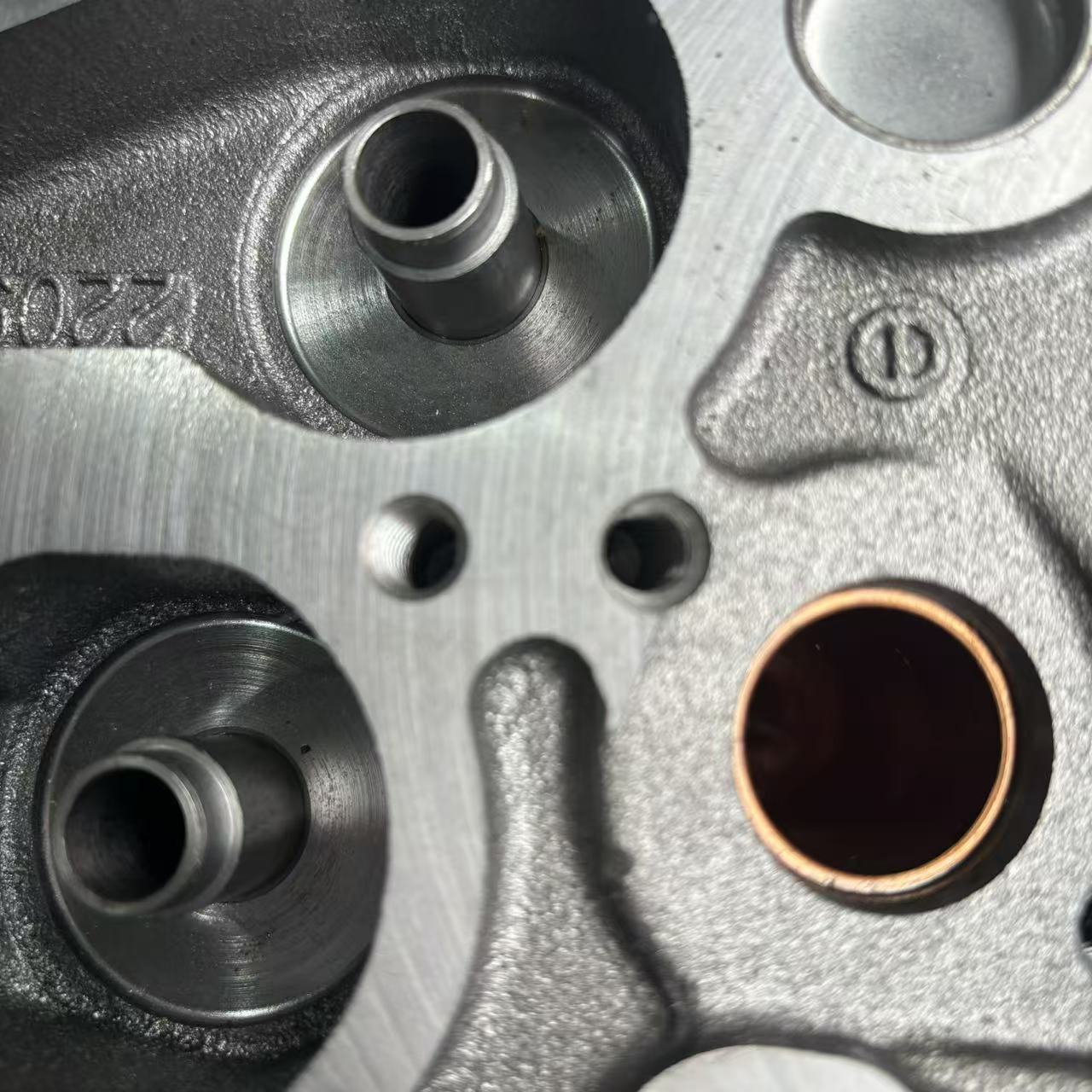 Cylinder Head 61560040068 Euro II Two Valve Engine Cylinder Head for WD615 HOWO STR Diesel Engine Parts