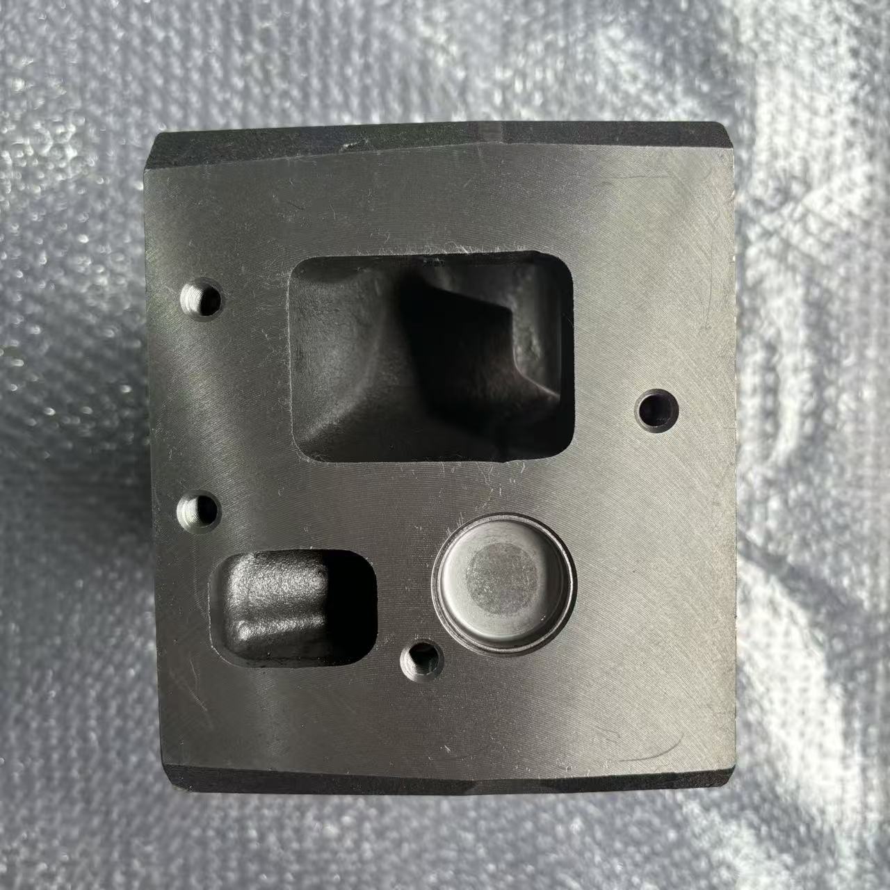 Cylinder Head 61560040058 Euro II Two Valve Engine Cylinder Head for WD615 HOWO STR Diesel Engine Parts