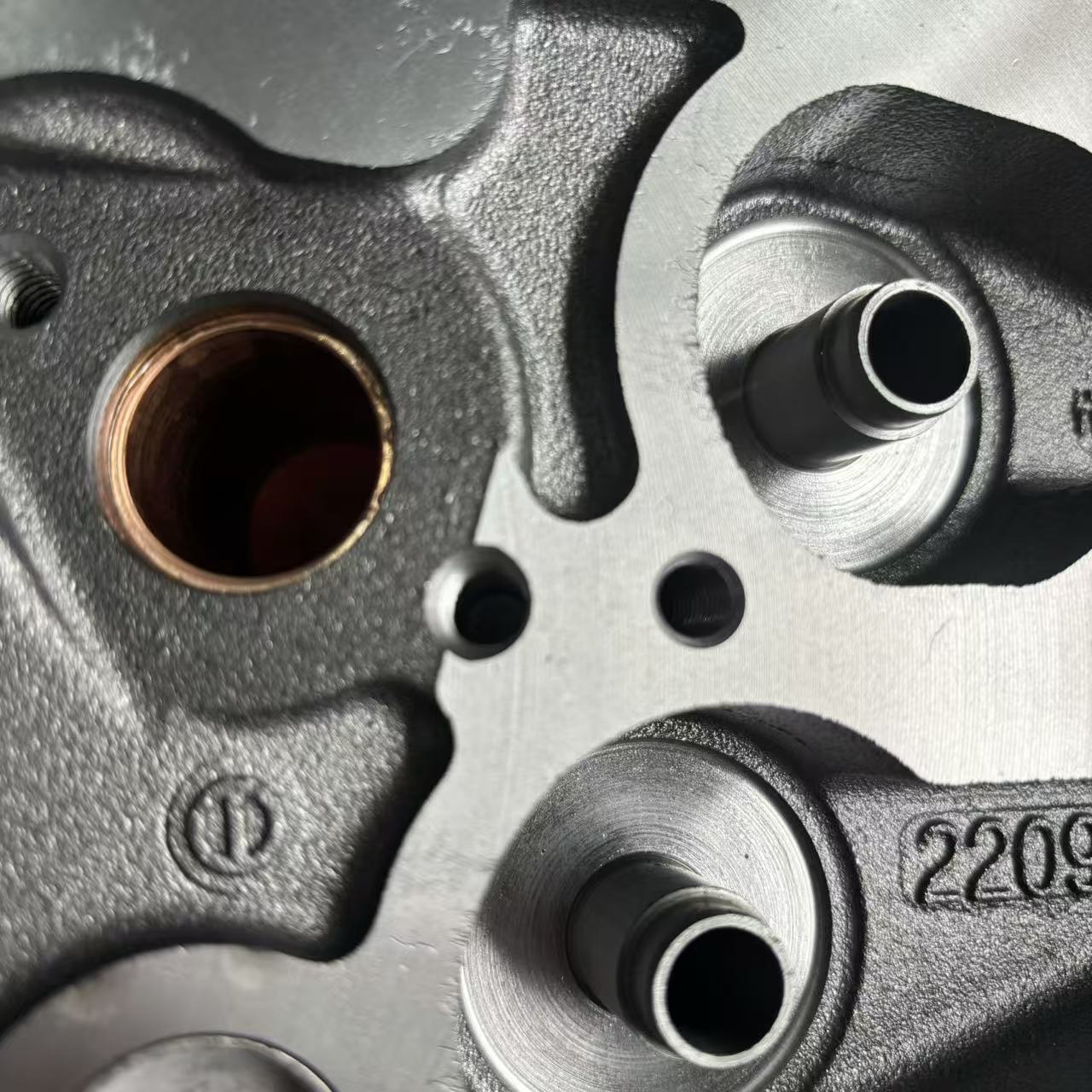 Cylinder Head 61560040058 Euro II Two Valve Engine Cylinder Head for WD615 HOWO STR Diesel Engine Parts