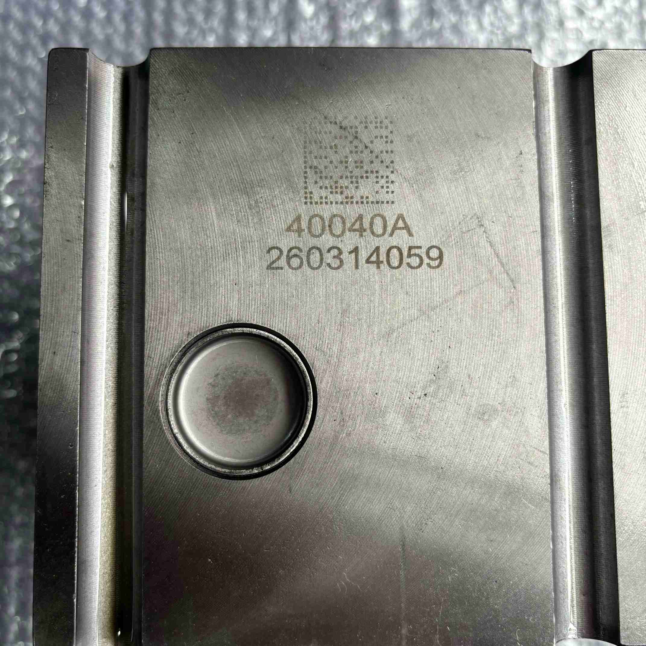 Cylinder Head 61560040040A Euro II Two Valve Engine Cylinder Head for WD615 HOWO STR Diesel Engine Parts