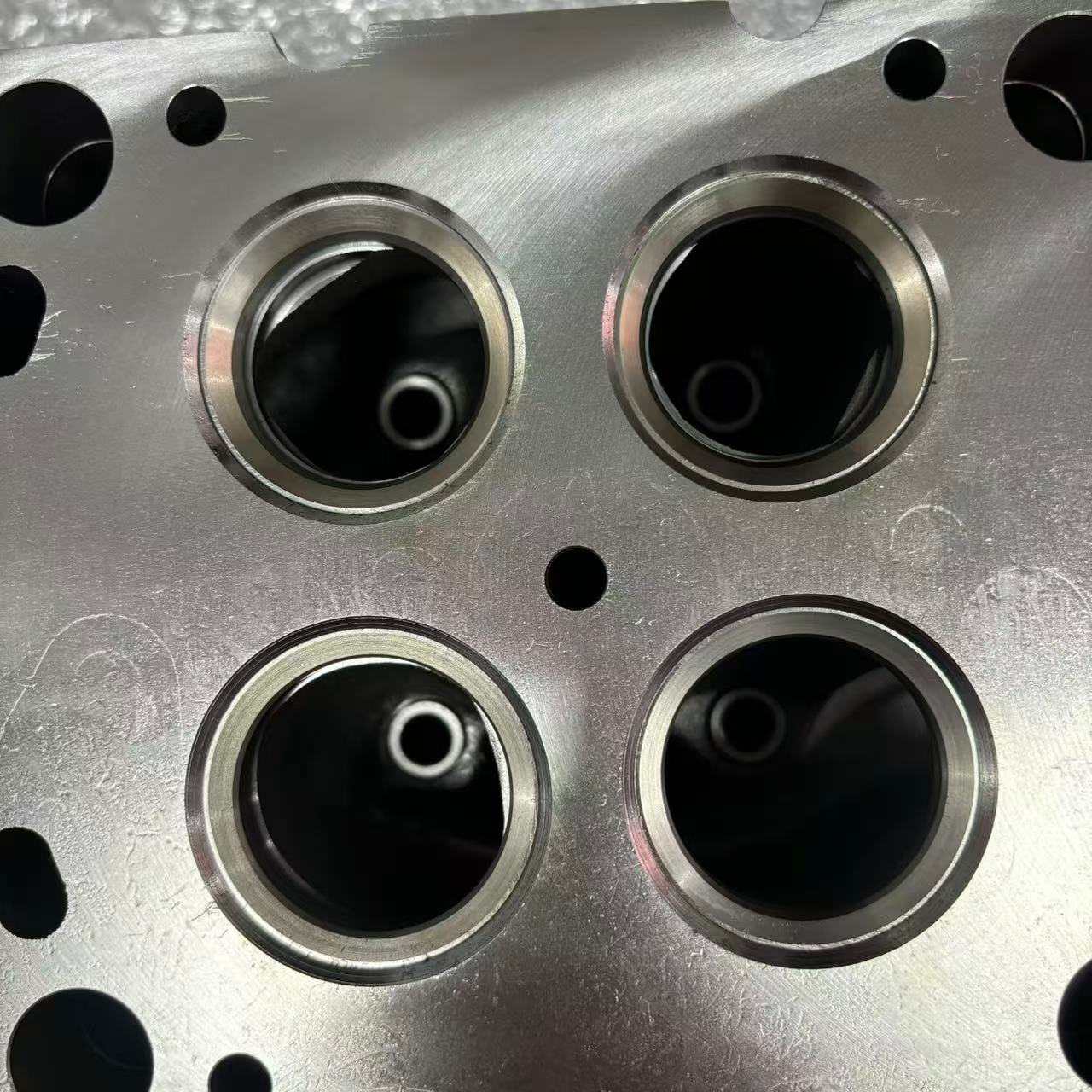 Cylinder Head 612650040038 Euro V Four Valve Engine Cylinder Head for WP12 Heavy Duty Truck Diesel Engine Parts