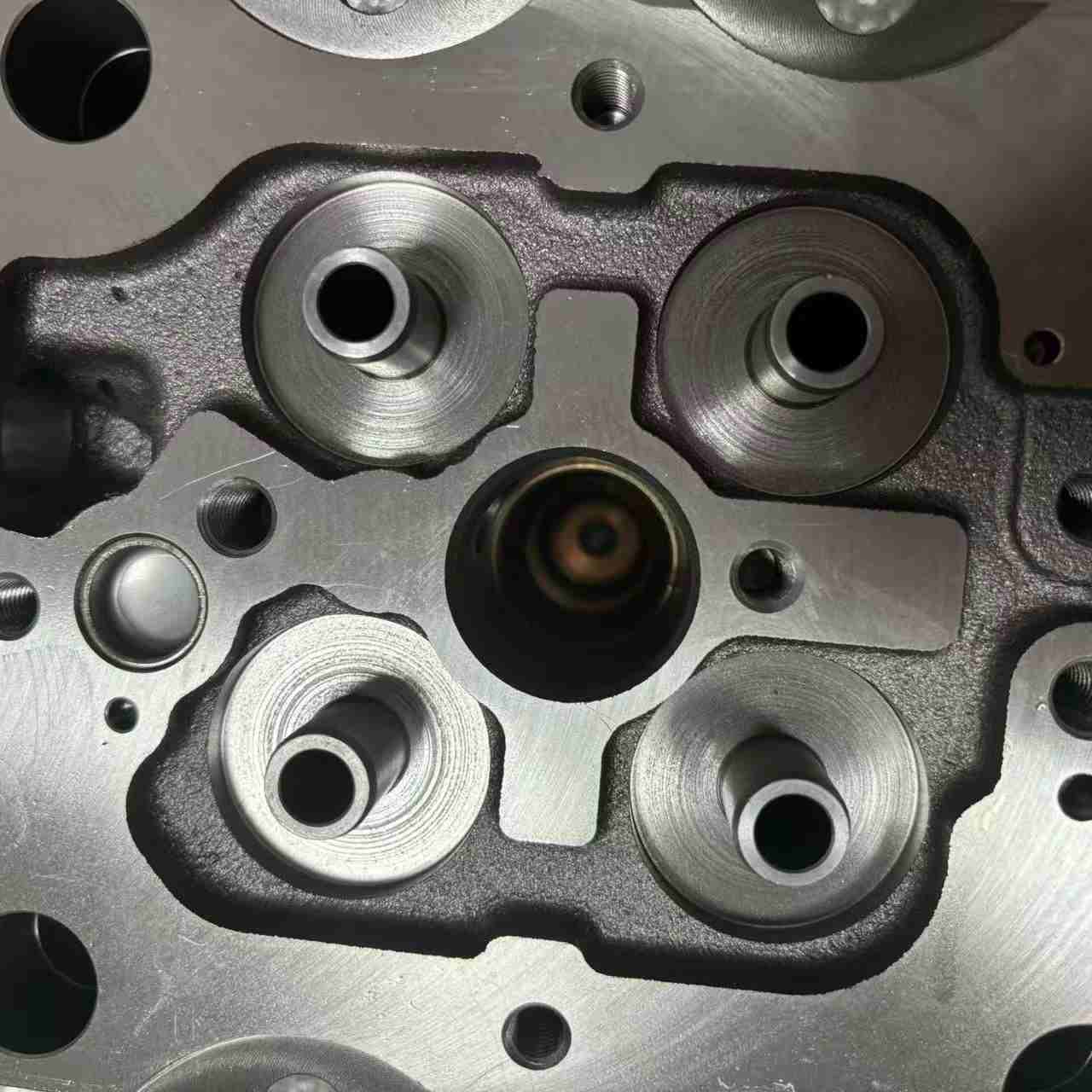 Cylinder Head 612650040001 P10 Four Valve Engine Cylinder Head for Heavy Duty Truck Diesel Engine Parts