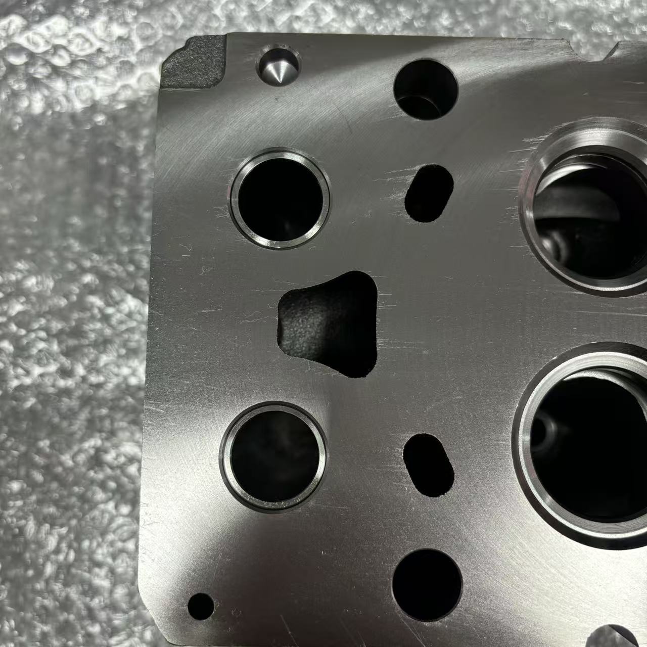 Cylinder Head 612630040246 P12 Engine Cylinder Head for Heavy Duty Truck Diesel Engine Parts