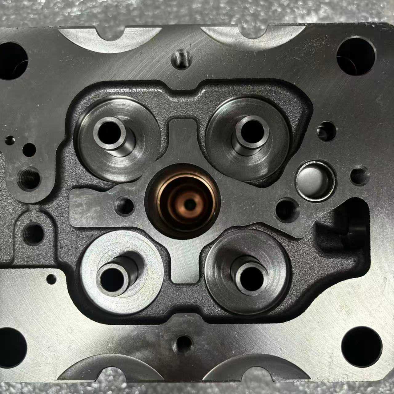 Cylinder Head 612630040246 P12 Engine Cylinder Head for Heavy Duty Truck Diesel Engine Parts