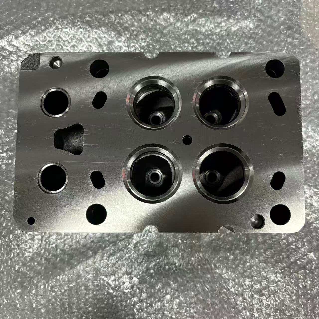 Cylinder Head 612630040246 P12 Engine Cylinder Head for Heavy Duty Truck Diesel Engine Parts