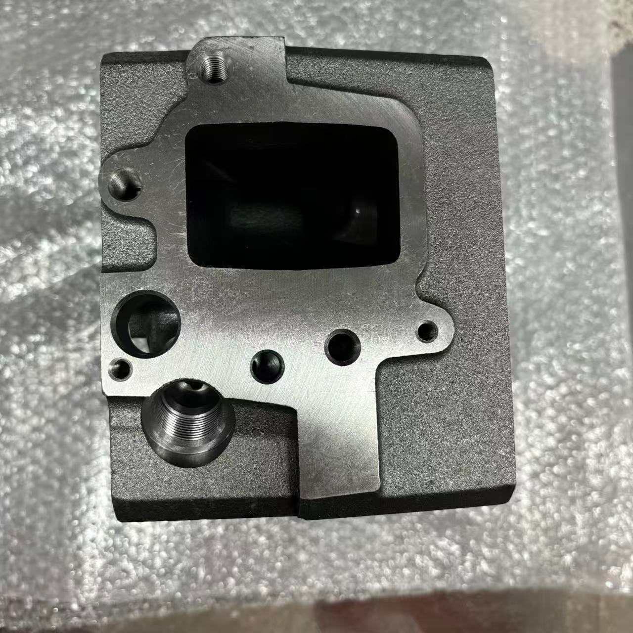 Cylinder Head 612630040246 P12 Engine Cylinder Head for Heavy Duty Truck Diesel Engine Parts