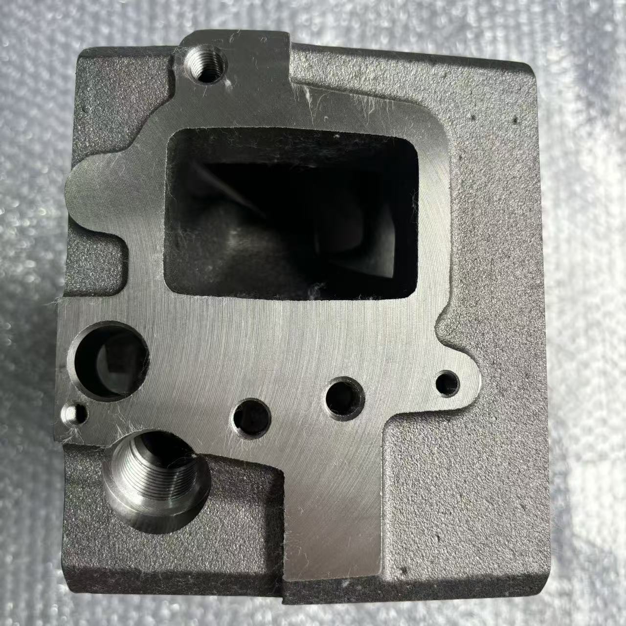 Cylinder Head 612630040001 P12 Four Valve Engine Cylinder Head for Heavy Duty Truck Diesel Engine Parts