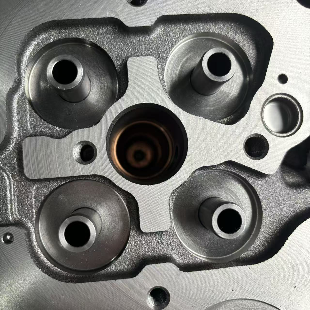 Cylinder Head 612630040001 P12 Four Valve Engine Cylinder Head for Heavy Duty Truck Diesel Engine Parts
