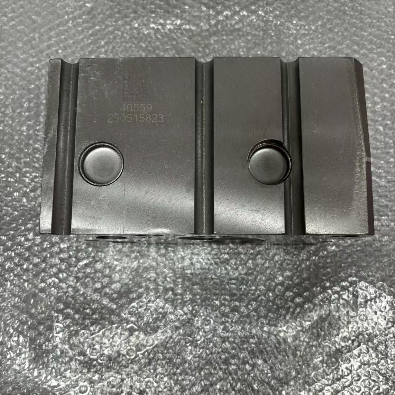 Cylinder Head 612600040559 WP10 Gas Engine Cylinder Head for Heavy Duty Truck Engine Parts