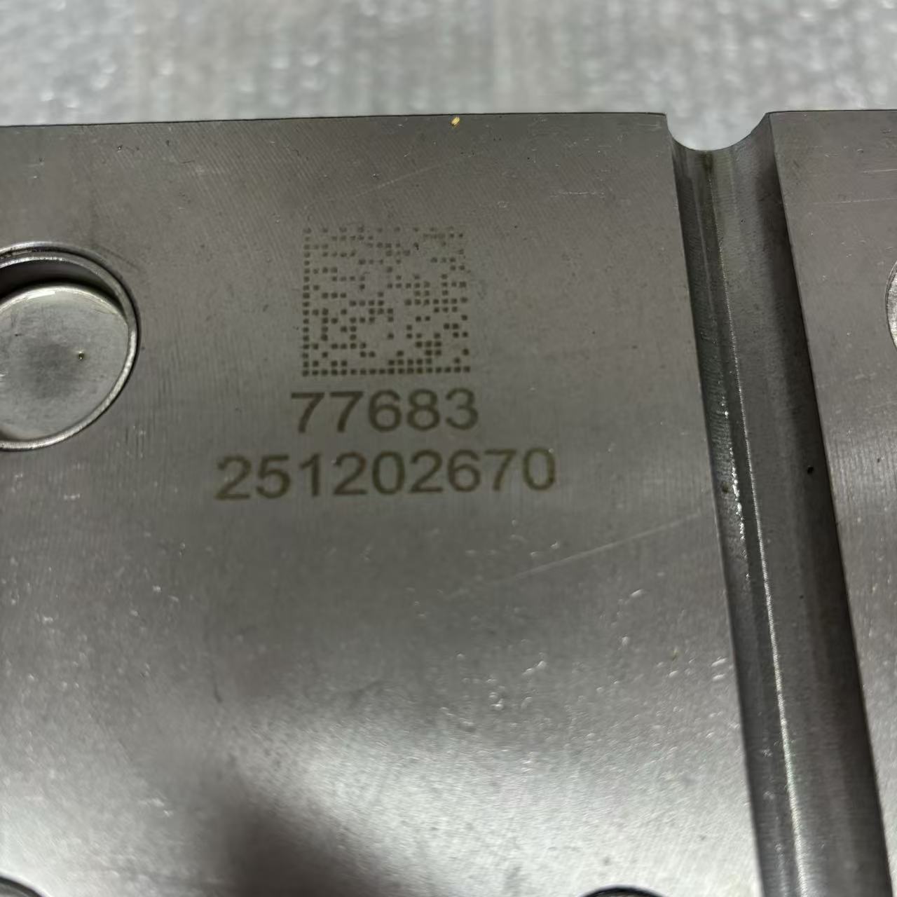 Cylinder Head 1007877683 P12 Export Type Engine Cylinder Head for Heavy Duty Truck Diesel Engine Parts