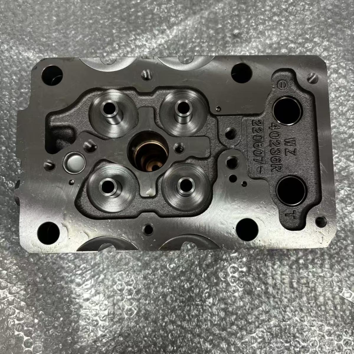 气缸盖1007877683-P12(出口) (11) 气缸盖1007877683-P12(出口) (11)