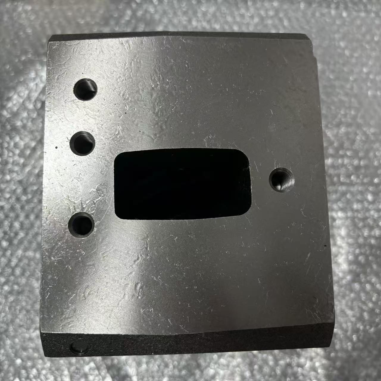 Cylinder Head 1004686210 P13 Four Valve Engine Cylinder Head for Heavy Duty Mining Truck Diesel Engine Parts