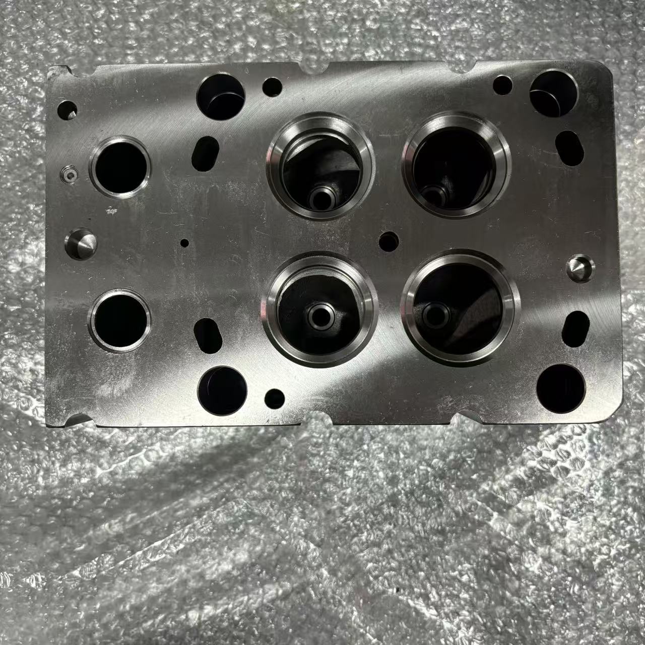 Cylinder Head 1002315422 P10 Four Valve Mechanical Pump Engine Cylinder Head for Heavy Duty Truck Diesel Engine Parts