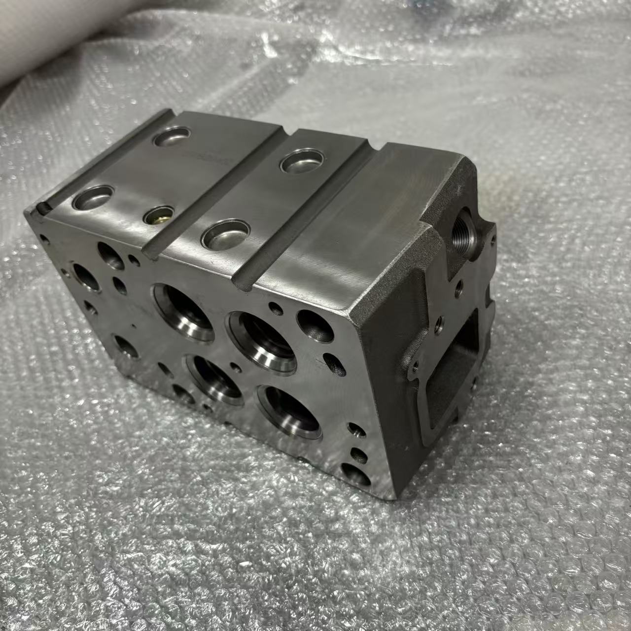 Cylinder Head 1002315422 P10 Four Valve Mechanical Pump Engine Cylinder Head for Heavy Duty Truck Diesel Engine Parts