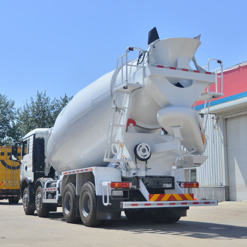شاحنة خلط مستعملة Sinotruk Howo 8X4 ذات 12 عجلة