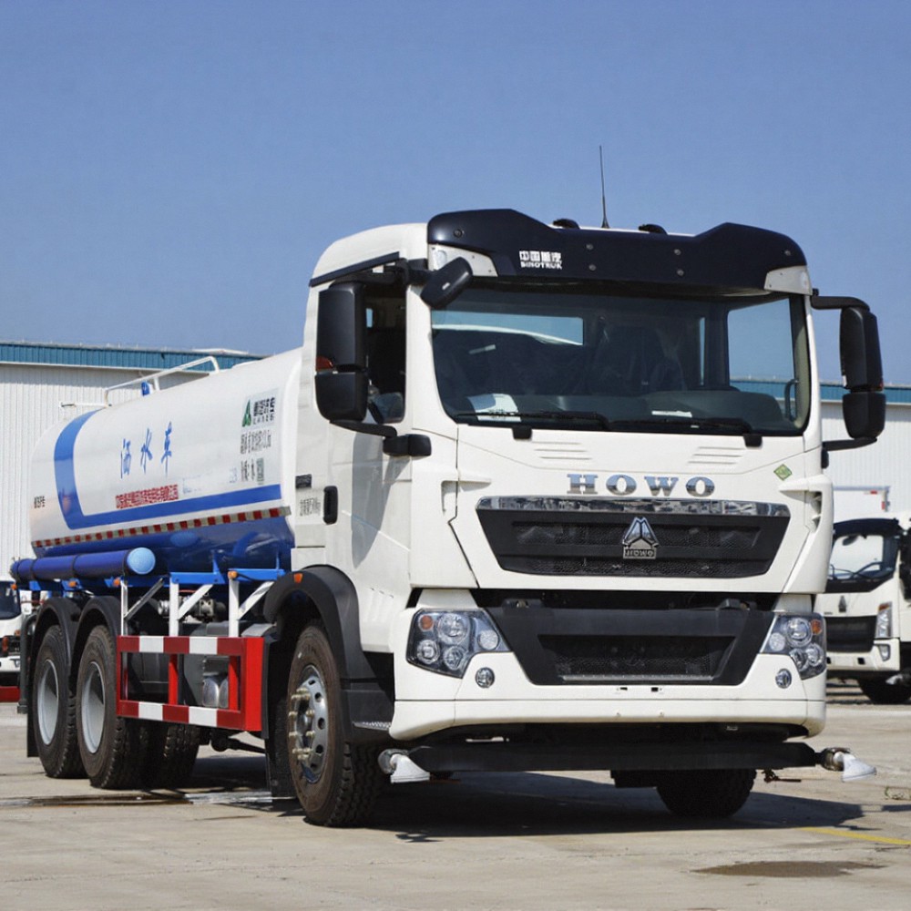 Camion-citerne d'eau HOWO TX 6X4 d'occasion