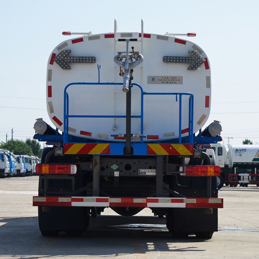 Camion-citerne d'eau HOWO TX 6X4 d'occasion